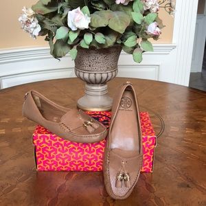 *New*Tory Burch Royal Tan Lawerence Shoes